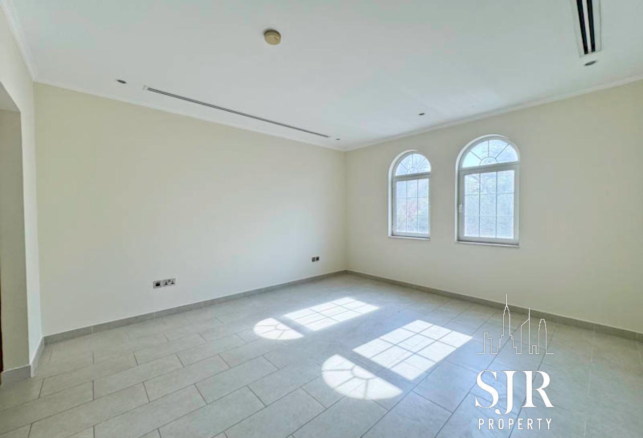 4 bedrooms | bedroom downstairs | NO cables photo 28