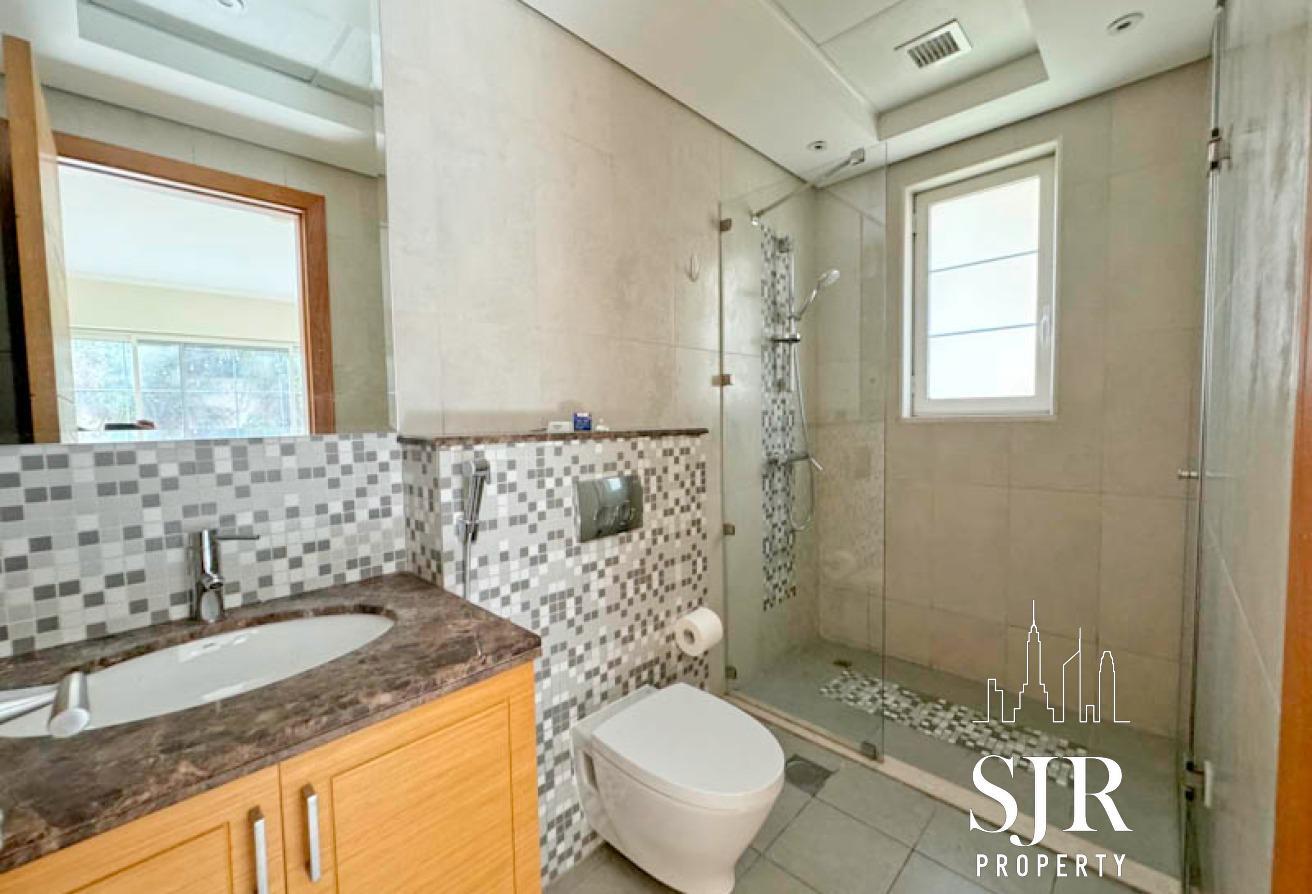4 bedrooms | bedroom downstairs | NO cables photo 15