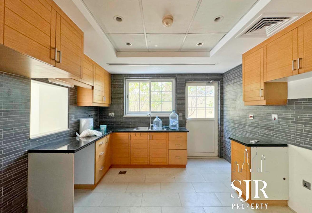 4 bedrooms | bedroom downstairs | NO cables photo 17