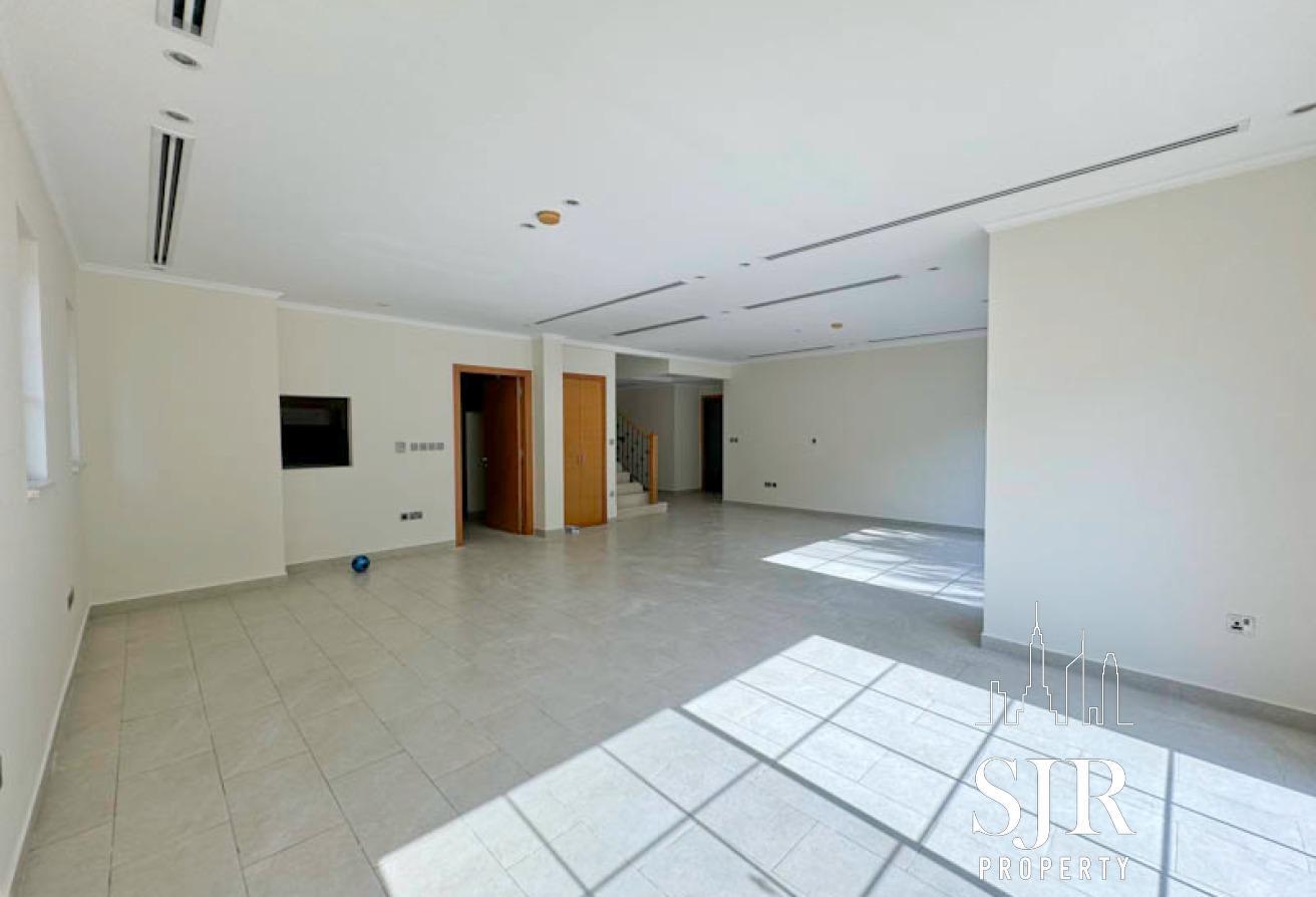 4 bedrooms | bedroom downstairs | NO cables photo 5