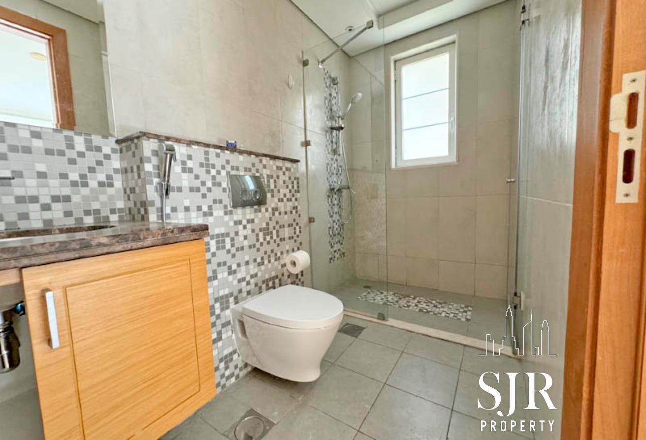 4 bedrooms | bedroom downstairs | NO cables photo 14