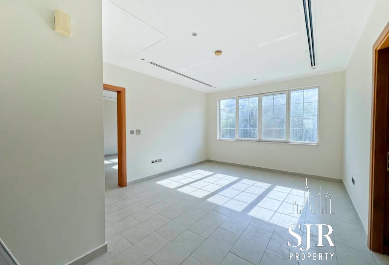 4 bedrooms | bedroom downstairs | NO cables photo 21