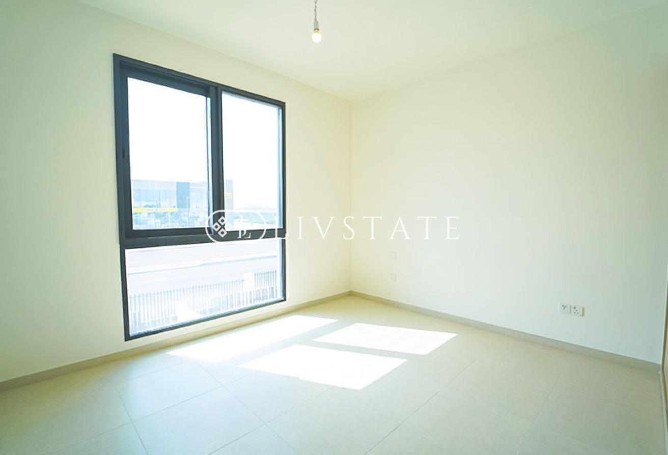 Modern 3 BR Townhouse | Spacious | Prime Location photo 6