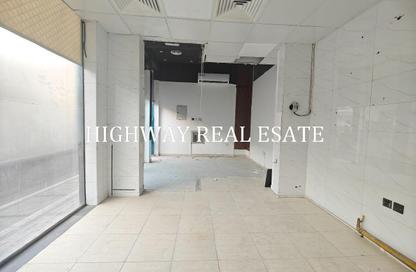 Shop - Studio for rent in Muwaileh 3 Building - Muwaileh - Sharjah