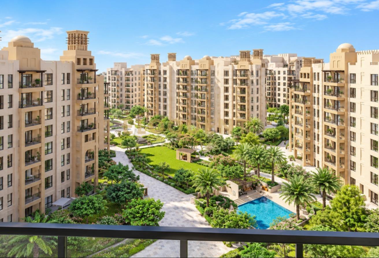 4 Bed + Maids | Burj View | Corner Unit photo 3