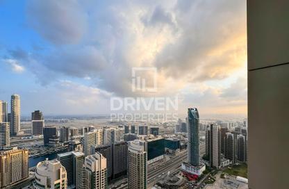 Apartment - 2 Bedrooms - 2 Bathrooms for rent in Burj Royale - Downtown Dubai - Dubai