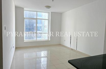 Apartment - 1 - 1 for rent in Oasis Tower - Sheikh Zayed Road - Dubai