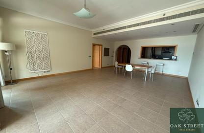 Apartment - 2 Bedrooms - 3 Bathrooms for rent in Al Das - Shoreline Apartments - Palm Jumeirah - Dubai