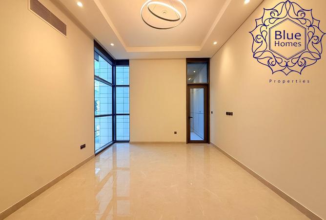 Spacious& Modern Layout| Chiller Free| 2BHK