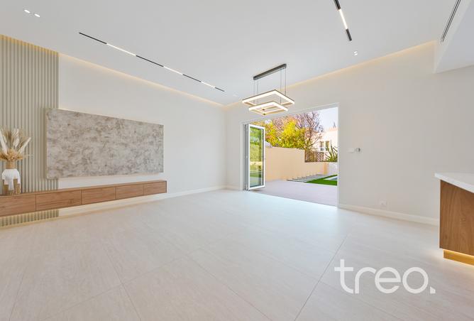 141926236 - Property Image 3