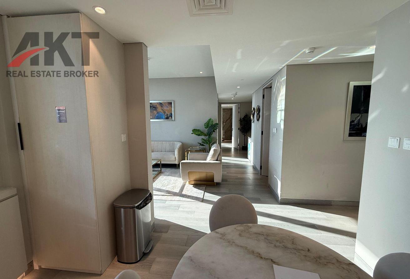 FULLY FURNISHED 2 BR/MARINA VIEW/MODERN LAYOUT photo 14