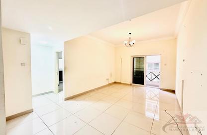 Apartment - 1 Bedroom - 2 Bathrooms for rent in Muwailih Building - Muwaileh - Sharjah
