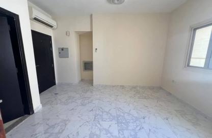 Apartment - Studio - 1 for rent in Fire Station Road - Muwaileh - Sharjah