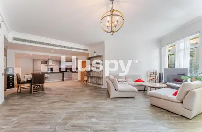 Apartment - 3 Bedrooms - 3 Bathrooms for rent in Al Msalli - Shoreline Apartments - Palm Jumeirah - Dubai