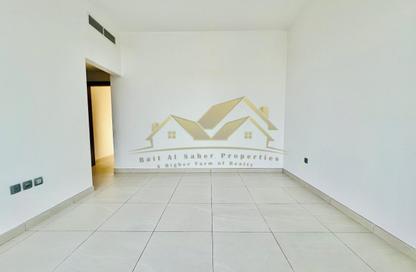 Apartment - 1 Bedroom - 2 Bathrooms for rent in Jumeirah Garden City - Al Satwa - Dubai