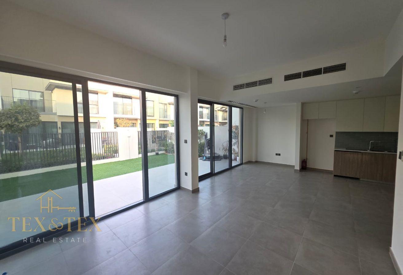 SPACIOUS |CORNER UNIT | 4 BED photo 2
