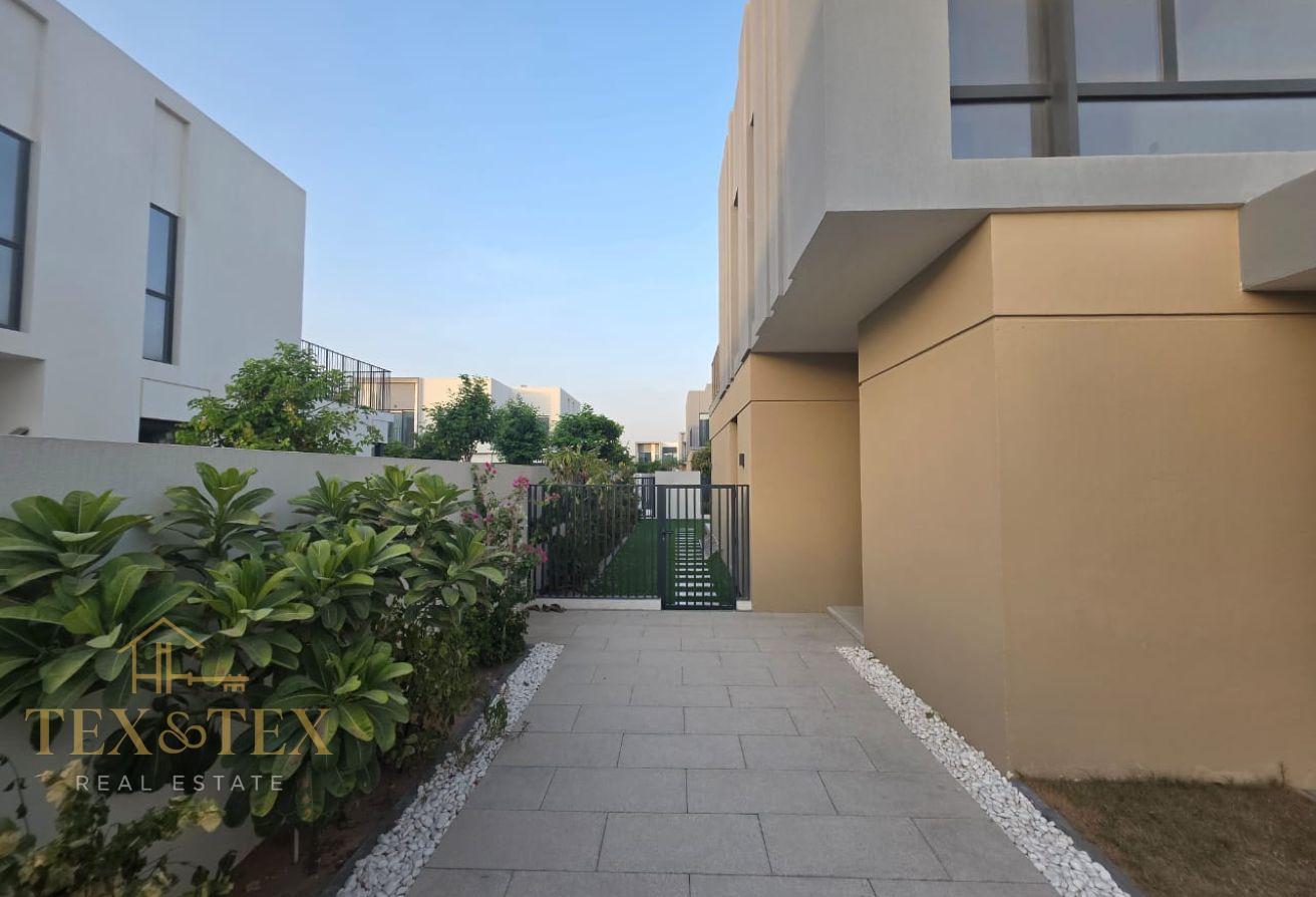 SPACIOUS |CORNER UNIT | 4 BED photo 8