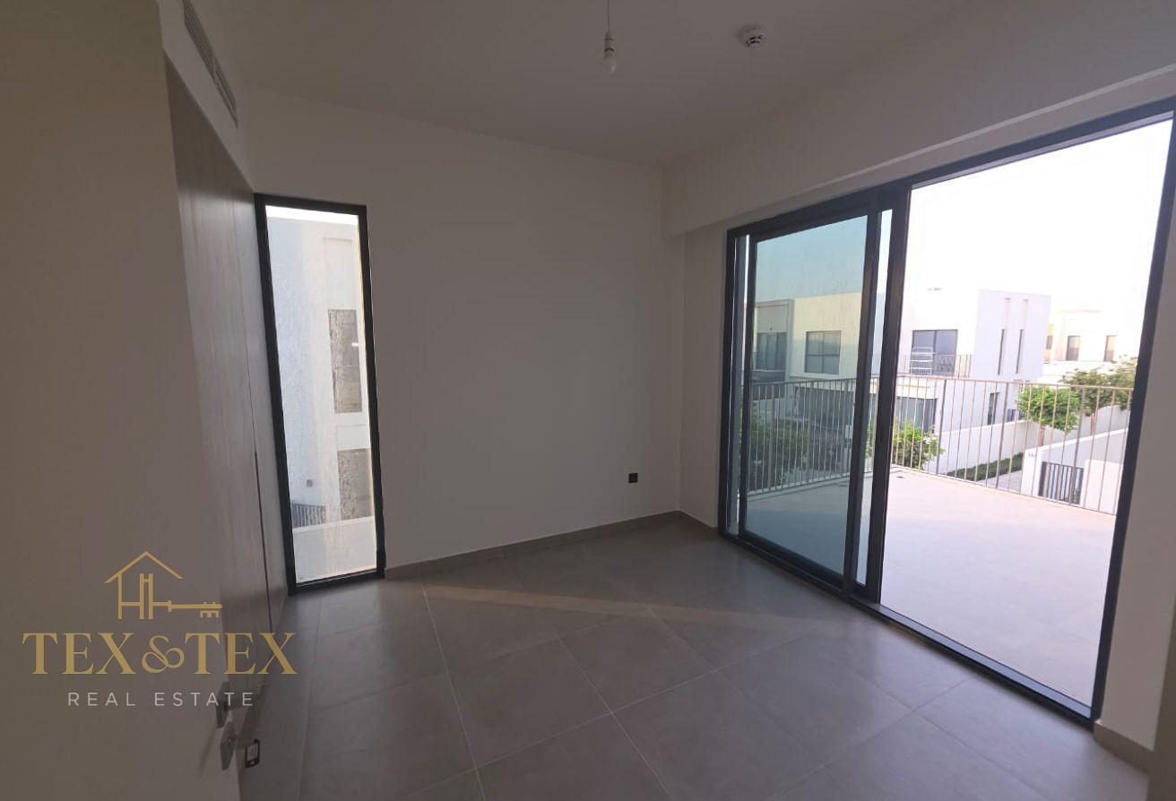 SPACIOUS |CORNER UNIT | 4 BED photo 9