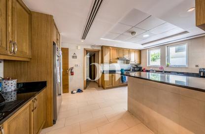 Villa - 4 Bedrooms - 5 Bathrooms for rent in Regional Large - Regional - Jumeirah Park - Dubai