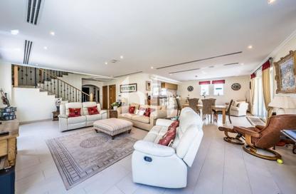 Villa - 4 Bedrooms - 5 Bathrooms for rent in Regional Large - Regional - Jumeirah Park - Dubai