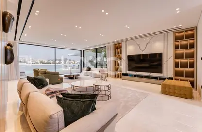 Villa - 5 Bedrooms - 6 Bathrooms for rent in Garden Homes Frond L - Garden Homes - Palm Jumeirah - Dubai