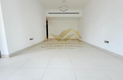 Apartment - 1 Bedroom - 2 Bathrooms for rent in Jumeirah Garden City - Al Satwa - Dubai