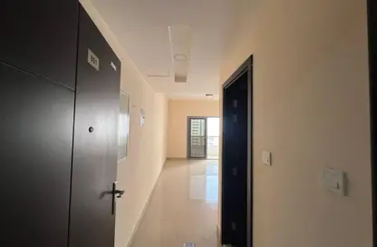 شقة - 2 غرف نوم - 3 حمامات للايجار في المجاز 3 - المجاز - الشارقة