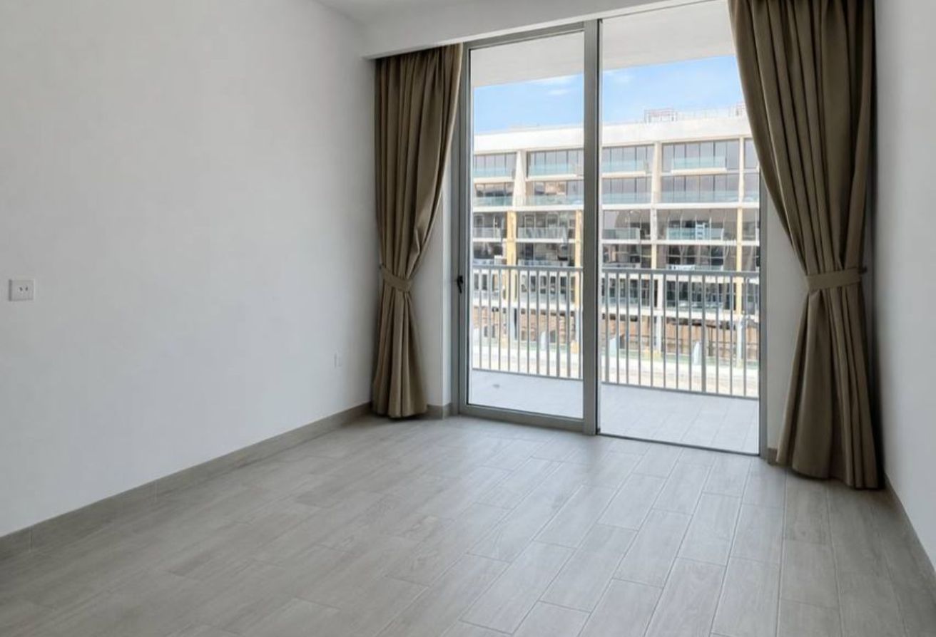 BALCONY | OPEN-PLAN LIVING | MODERN GYM - 2