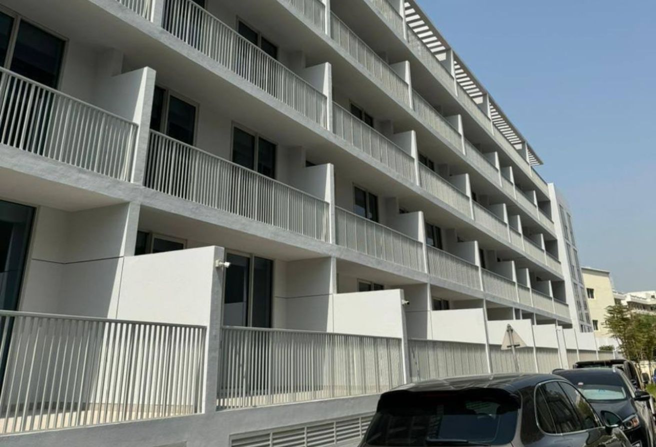 BALCONY | OPEN-PLAN LIVING | MODERN GYM - 10