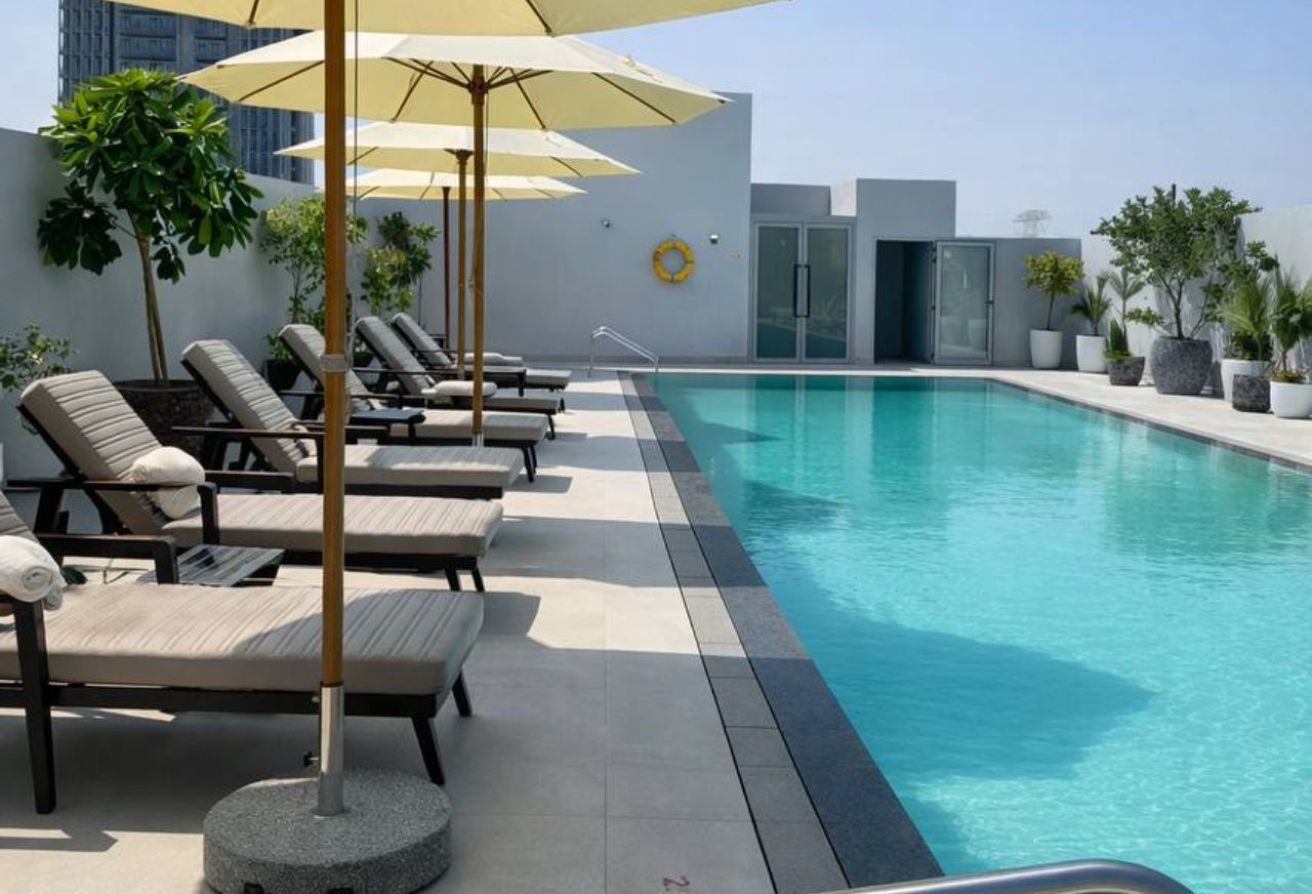 BALCONY | OPEN-PLAN LIVING | MODERN GYM - 13