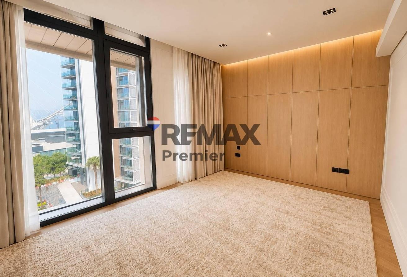 3BR + Maid | Sea View | Designer-Furnished photo 7