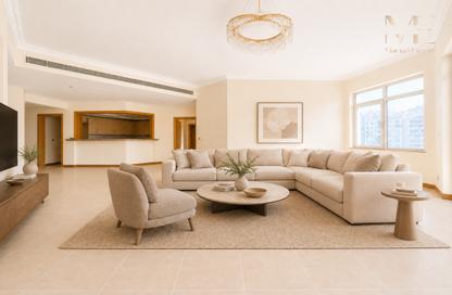 Apartment - 3 Bedrooms - 4 Bathrooms for rent in Al Tamr - Shoreline Apartments - Palm Jumeirah - Dubai