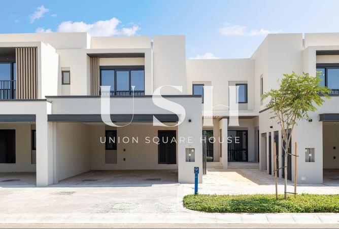 Spacious 4BR Townhouse | Vacant| Ready for Viewing