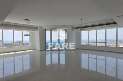 Apartment - 3 Bedrooms - 5 Bathrooms for rent in Blue Tower - Al Majaz 3 - Al Majaz - Sharjah