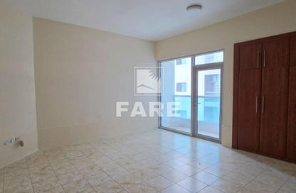 Apartment - 2 - 4 for rent in Al Dana Tower - Al Majaz 3 - Al Majaz - Sharjah