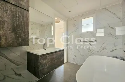 Villa - 2 Bedrooms - 3 Bathrooms for rent in Springs 2 - The Springs - Dubai