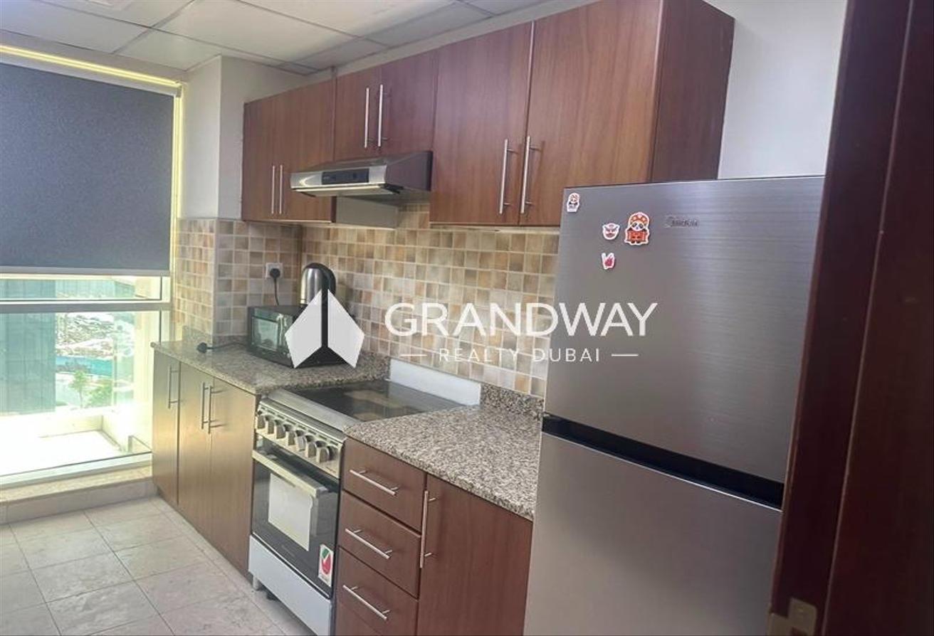 Bright 1BR | Great Amenities | Contemporary Living photo 5