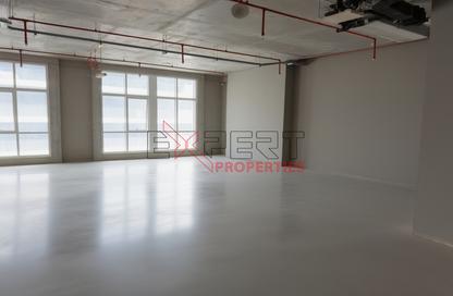 Office Space - Studio - 1 Bathroom for rent in Grosvenor Office Tower - Business Bay - Dubai