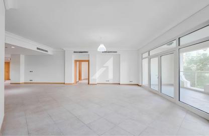Apartment - 3 Bedrooms - 4 Bathrooms for rent in Al Tamr - Shoreline Apartments - Palm Jumeirah - Dubai