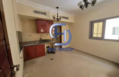 شقة - 1 حمام للايجار في مبنى مويلح - مويلح - الشارقة