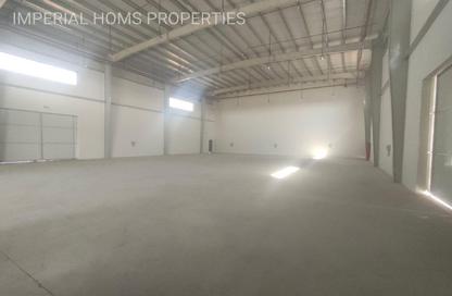 Warehouse - Studio - 2 Bathrooms for rent in Umm Al Thuoob - Umm Al Quwain