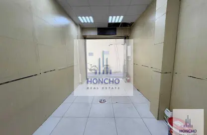 Shop - Studio for rent in Naif - Deira - Dubai