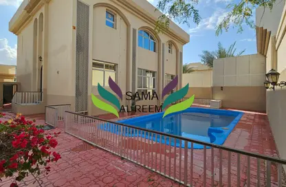 فيلا - 4 غرف نوم - 4 حمامات للايجار في فلل الجميرا 1 - جميرا 1 - جميرا - دبي