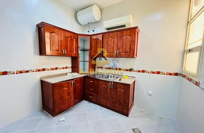 Apartment - 2 Bedrooms - 3 Bathrooms for rent in Asharej - Al Ain