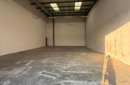 Warehouse - Studio for rent in Umm Al Thuoob - Umm Al Quwain