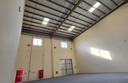 Warehouse - Studio - 1 Bathroom for rent in Umm Al Thuoob - Umm Al Quwain