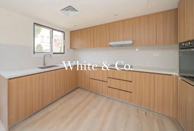 127040354 - Property Image 3
