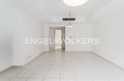 Villa - 2 Bedrooms - 3 Bathrooms for rent in Springs 3 - The Springs - Dubai