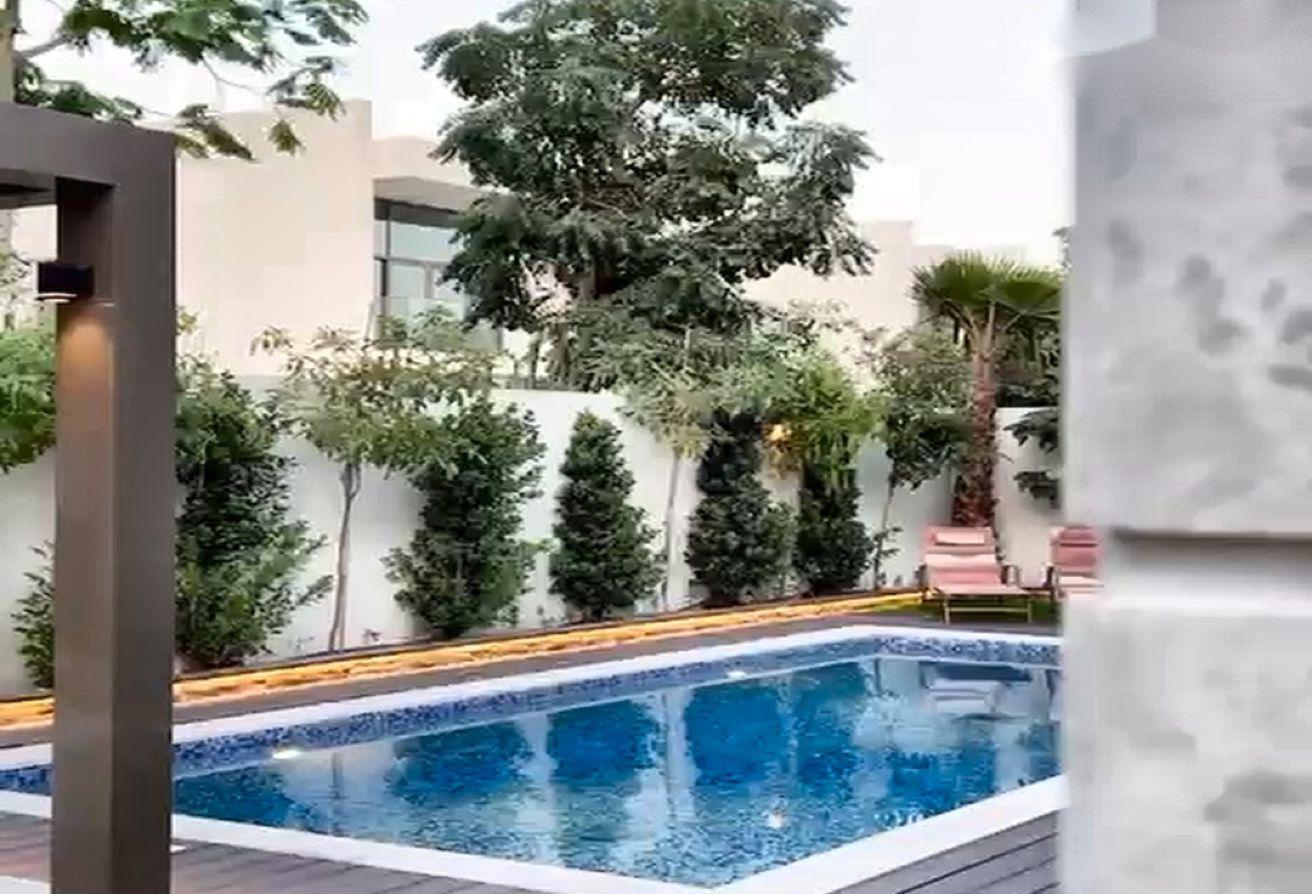 MBR City | 4BR Villa | Pool & Private Garden photo 14