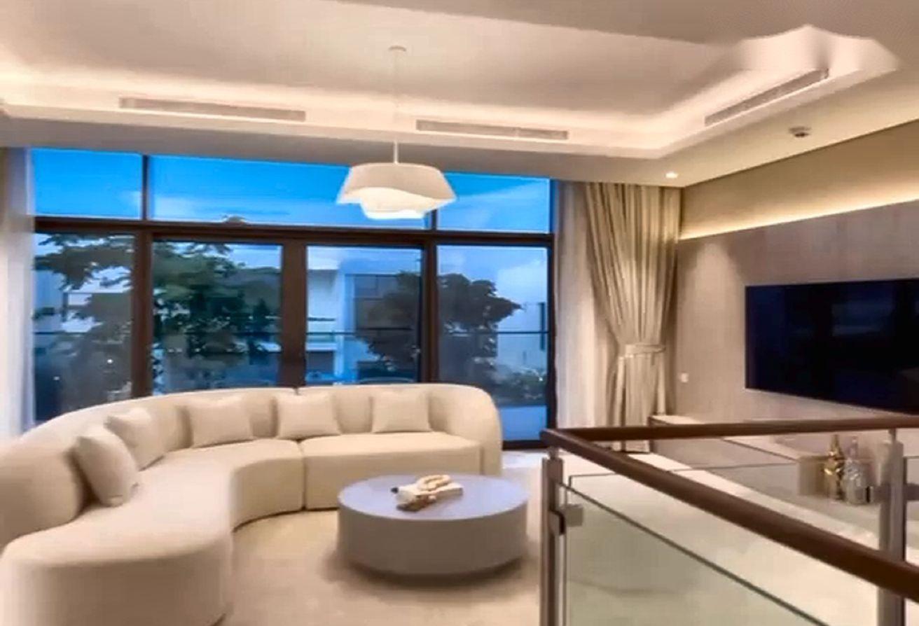 MBR City | 4BR Villa | Pool & Private Garden photo 4